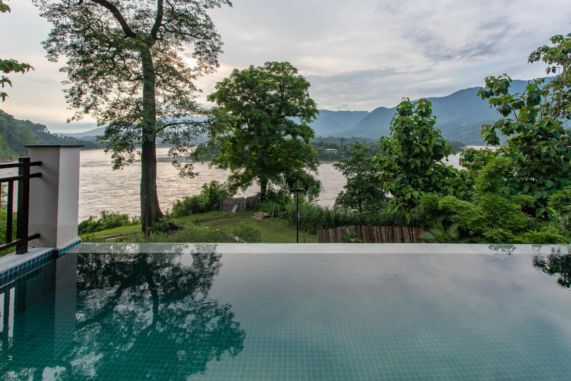 Regenta Resort & Spa By Riverside, จิตวัน ภายนอก รูปภาพ