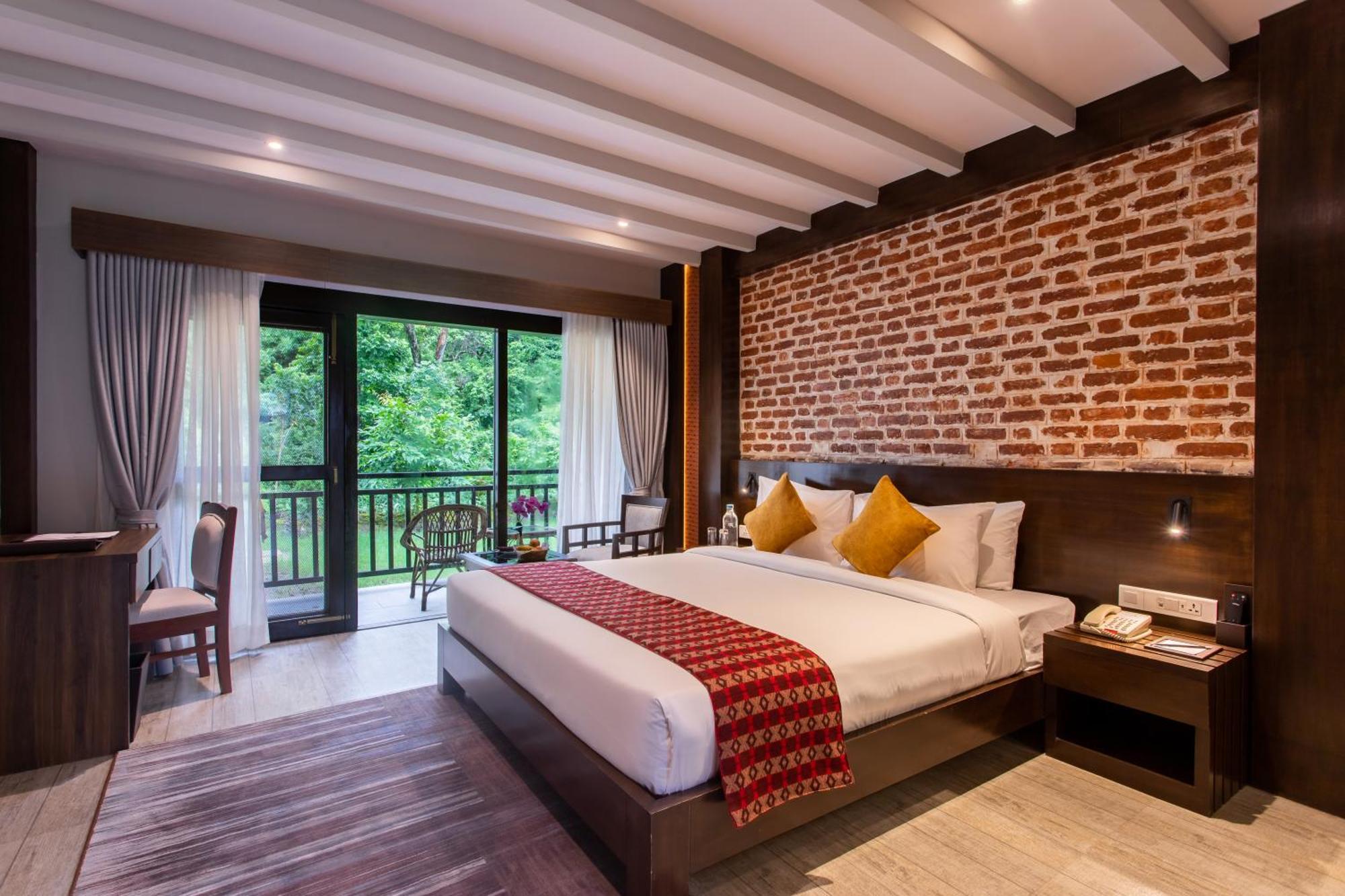 Regenta Resort & Spa By Riverside, จิตวัน ภายนอก รูปภาพ